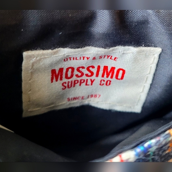 Small Mossimo Crossbody - Picture 5 of 6